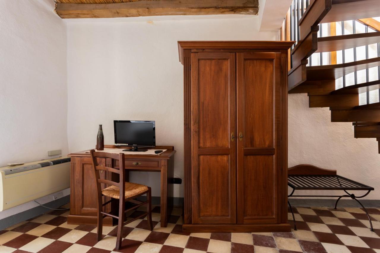 Locanda Di Corte بوسا المظهر الخارجي الصورة