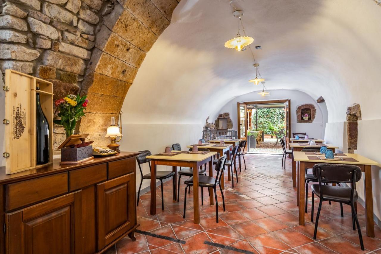 Locanda Di Corte بوسا المظهر الخارجي الصورة