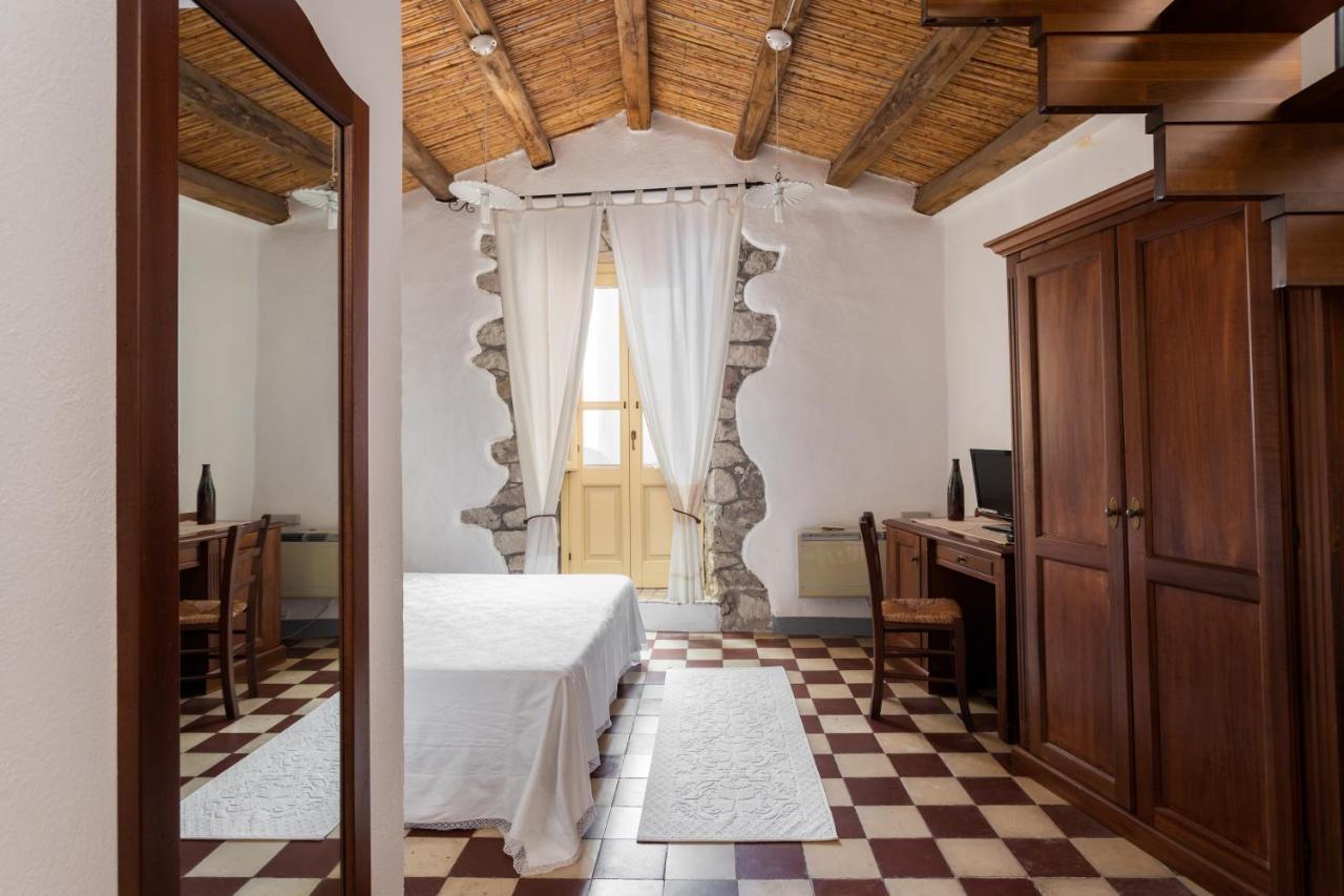 Locanda Di Corte بوسا المظهر الخارجي الصورة