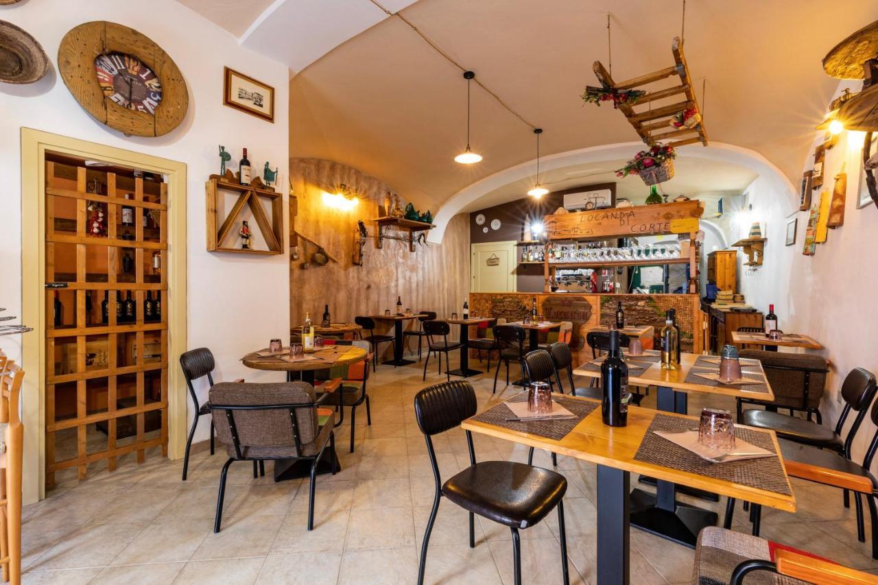 Locanda Di Corte بوسا المظهر الخارجي الصورة